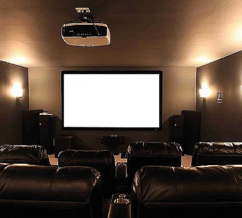 شاشة سينمائية